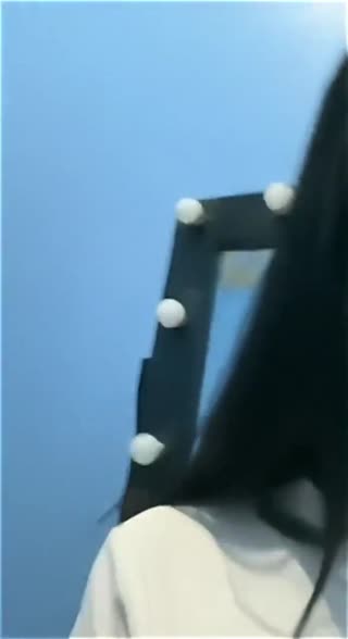 INS网红裸聊流出_巨乳粉穴真诱人真好看